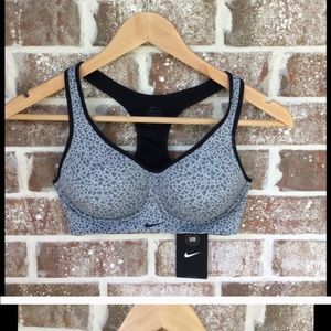 Nike Dri-Fit 32D Sports Bra